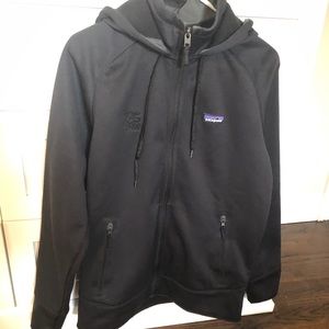 Men’s hooded Patagonia jacket